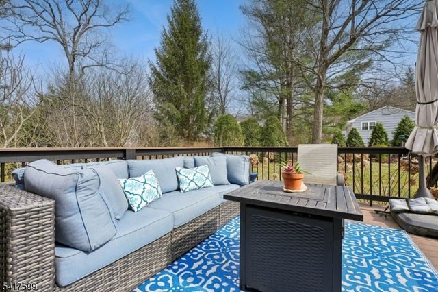 63 Gallinson Dr, New Providence Boro, NJ 07974