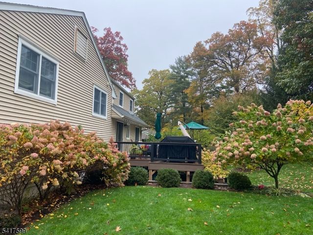 63 Gallinson Dr, New Providence Boro, NJ 07974