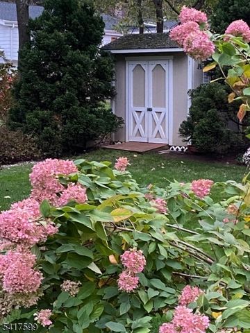 63 Gallinson Dr, New Providence Boro, NJ 07974