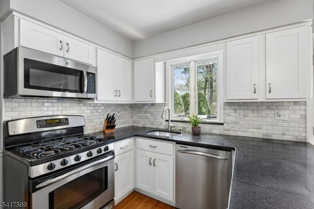 63 Gallinson Dr, New Providence Boro, NJ 07974