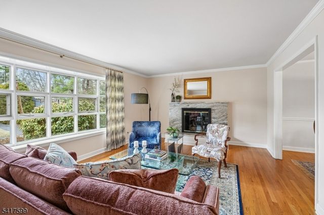 63 Gallinson Dr, New Providence Boro, NJ 07974