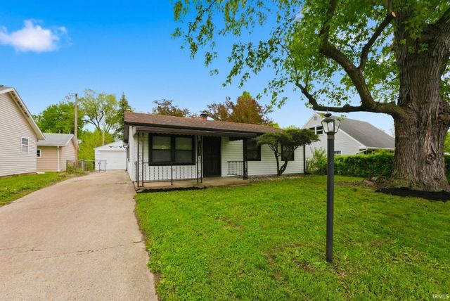 1427 Baywood Drive, New Haven, IN 46774