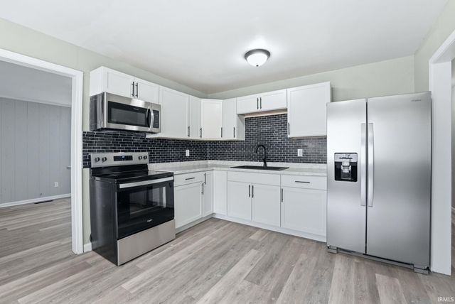 1427 Baywood Drive, New Haven, IN 46774