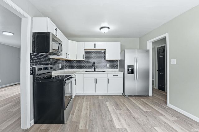 1427 Baywood Drive, New Haven, IN 46774