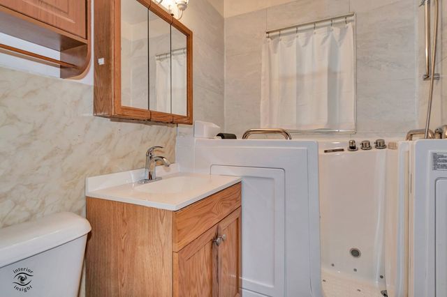 1562 S 5th Avenue, Kankakee, IL 60901