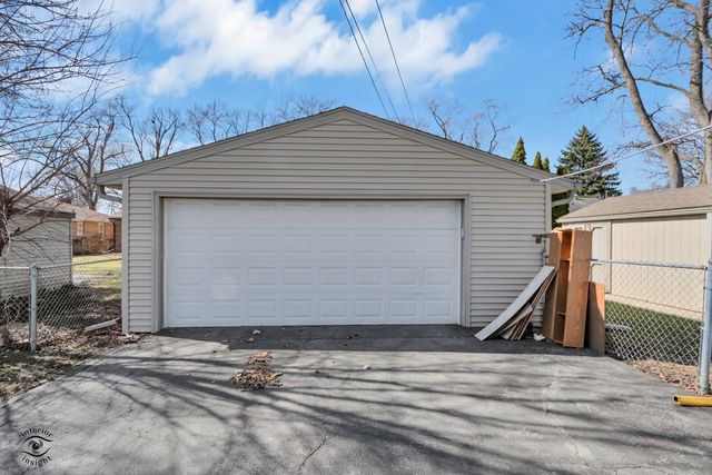 1562 S 5th Avenue, Kankakee, IL 60901