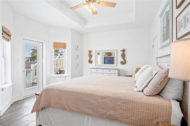 652 Anchor Dr, Port Aransas, TX 78373