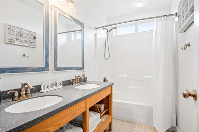 652 Anchor Dr, Port Aransas, TX 78373