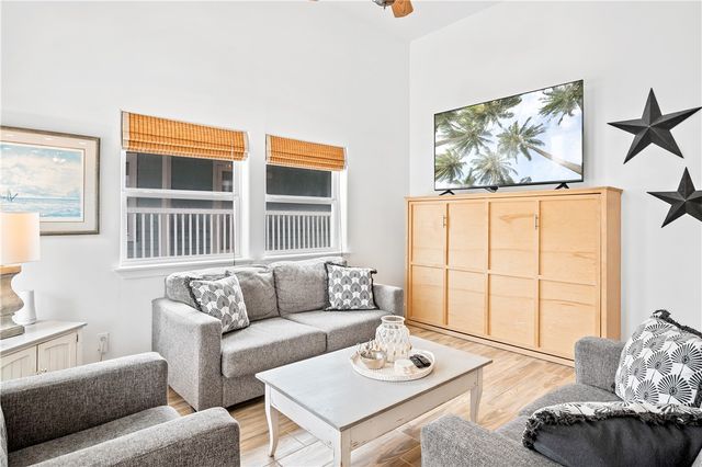 652 Anchor Dr, Port Aransas, TX 78373