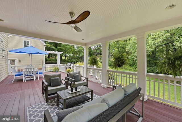2608 HUNTER MILL RD, Oakton, VA 22124