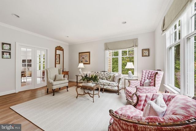 2608 HUNTER MILL RD, Oakton, VA 22124