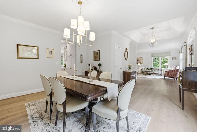 2608 HUNTER MILL RD, Oakton, VA 22124