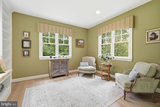 2608 HUNTER MILL RD, Oakton, VA 22124