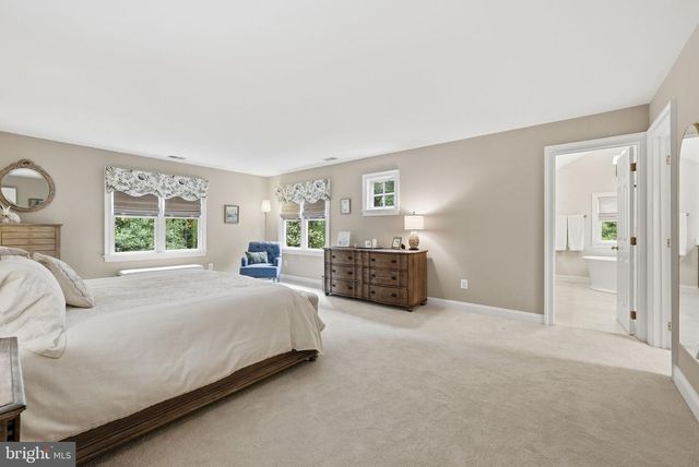 2608 HUNTER MILL RD, Oakton, VA 22124