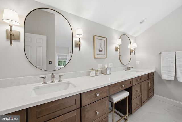 2608 HUNTER MILL RD, Oakton, VA 22124
