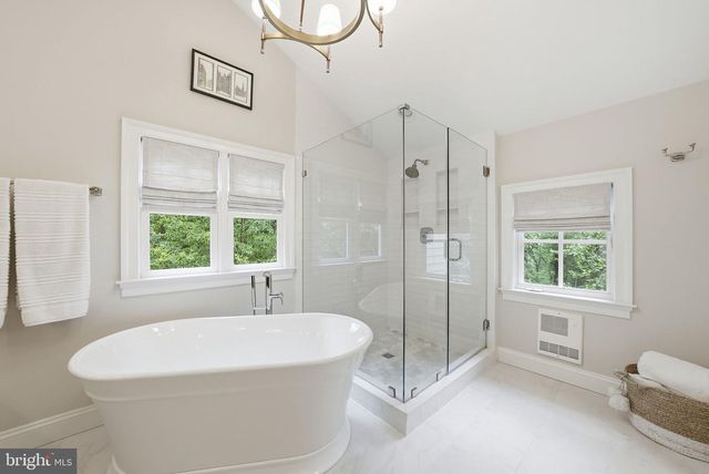 2608 HUNTER MILL RD, Oakton, VA 22124
