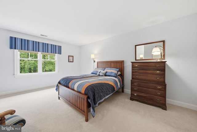 2608 HUNTER MILL RD, Oakton, VA 22124
