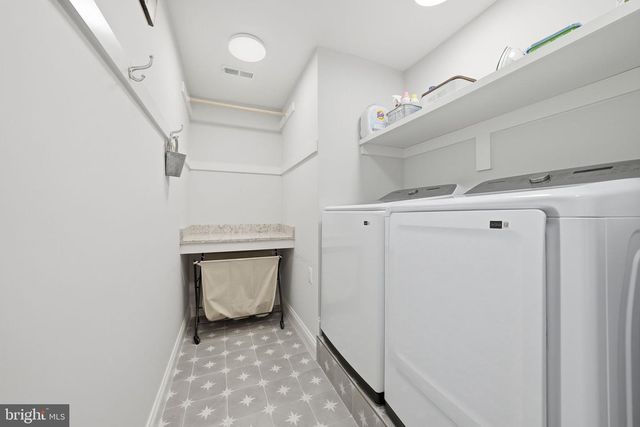 2608 HUNTER MILL RD, Oakton, VA 22124