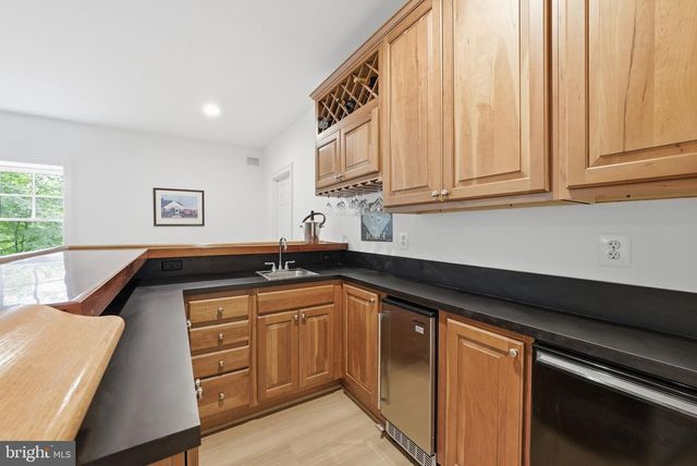 2608 HUNTER MILL RD, Oakton, VA 22124