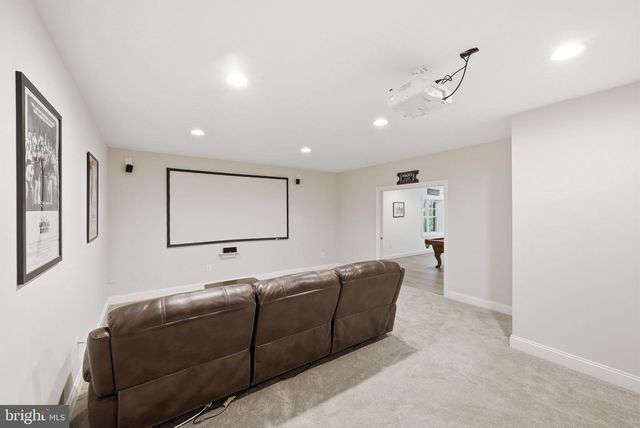 2608 HUNTER MILL RD, Oakton, VA 22124