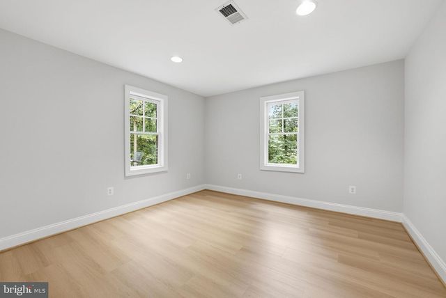 2608 HUNTER MILL RD, Oakton, VA 22124
