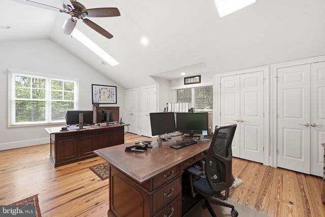 2608 HUNTER MILL RD, Oakton, VA 22124