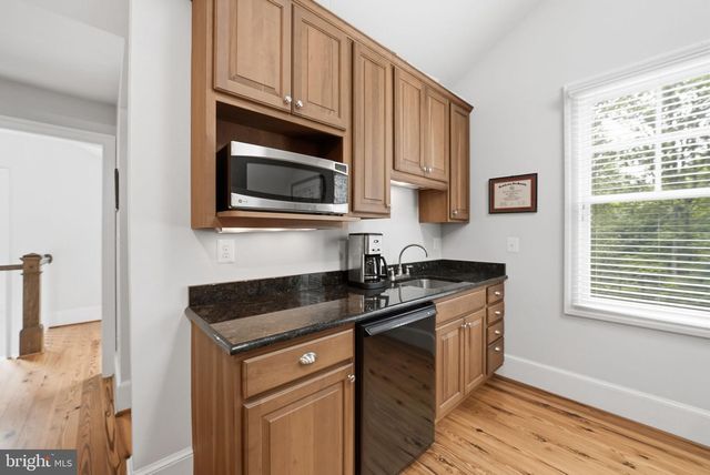 2608 HUNTER MILL RD, Oakton, VA 22124