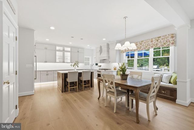 2608 HUNTER MILL RD, Oakton, VA 22124