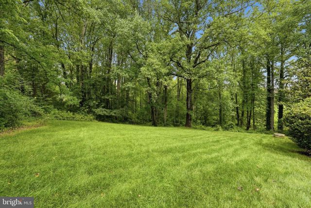 2608 HUNTER MILL RD, Oakton, VA 22124
