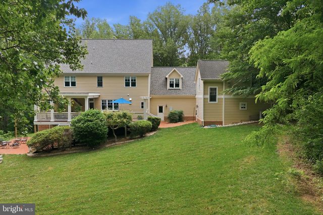 2608 HUNTER MILL RD, Oakton, VA 22124