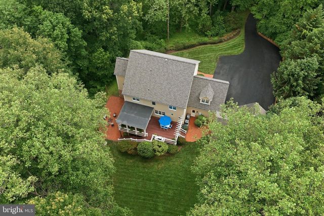2608 HUNTER MILL RD, Oakton, VA 22124