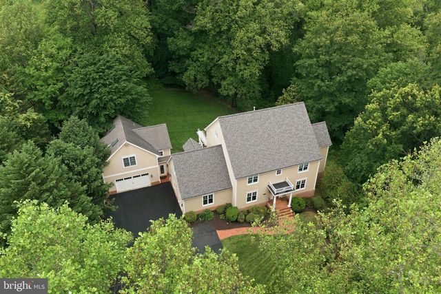2608 HUNTER MILL RD, Oakton, VA 22124
