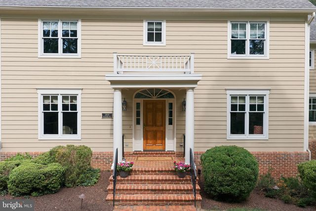 2608 HUNTER MILL RD, Oakton, VA 22124