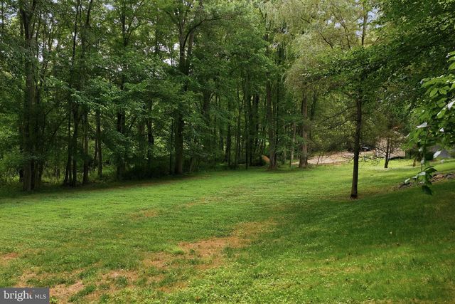 2608 HUNTER MILL RD, Oakton, VA 22124