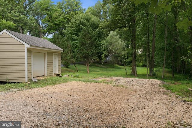 2608 HUNTER MILL RD, Oakton, VA 22124