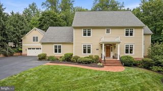 2608 HUNTER MILL RD, Oakton, VA 22124