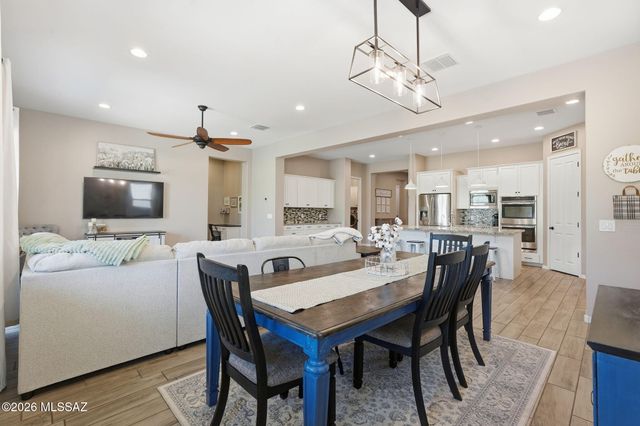 1076 W Desert Firetail Lane, Oro Valley, AZ 85755