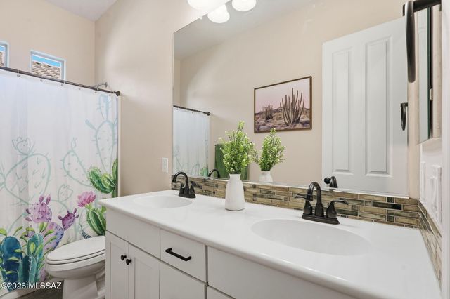 1076 W Desert Firetail Lane, Oro Valley, AZ 85755