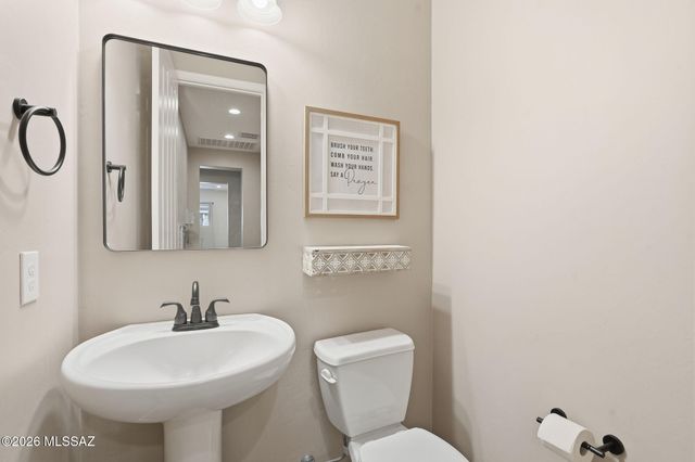 1076 W Desert Firetail Lane, Oro Valley, AZ 85755