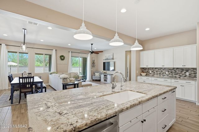 1076 W Desert Firetail Lane, Oro Valley, AZ 85755