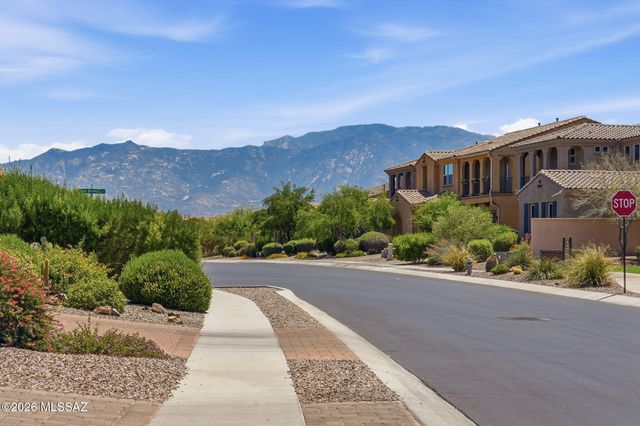 1076 W Desert Firetail Lane, Oro Valley, AZ 85755