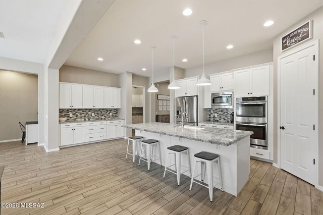 1076 W Desert Firetail Lane, Oro Valley, AZ 85755