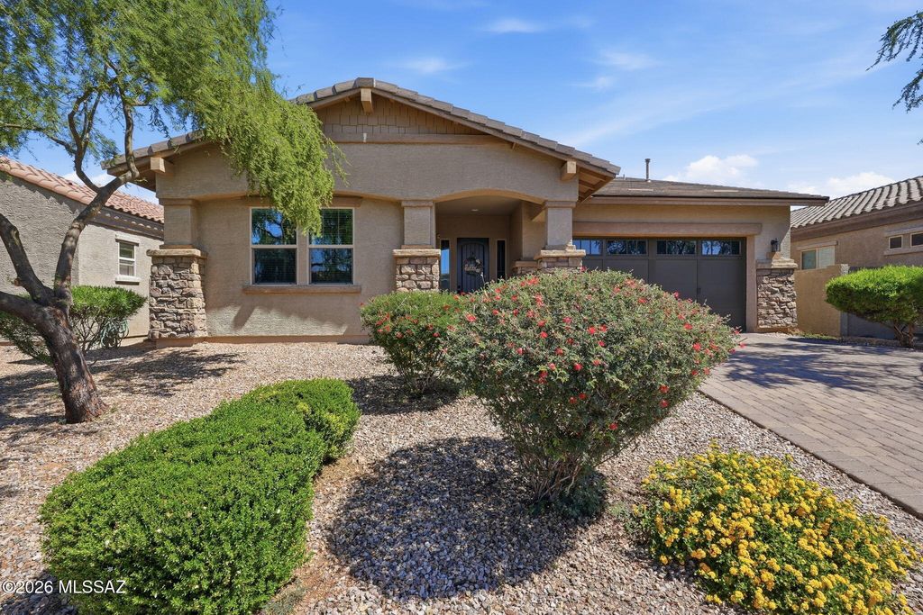 1076 W Desert Firetail Lane, Oro Valley, AZ 85755
