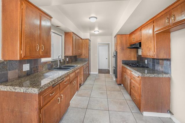 626 E Wright Street, Hemet, CA 92543