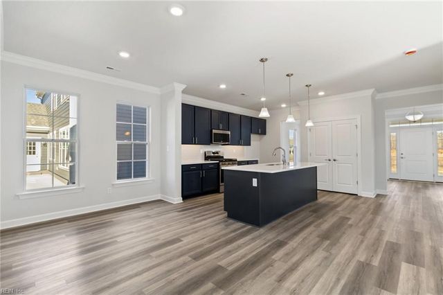 2205 Sanibel LN, Chesapeake, VA 23321