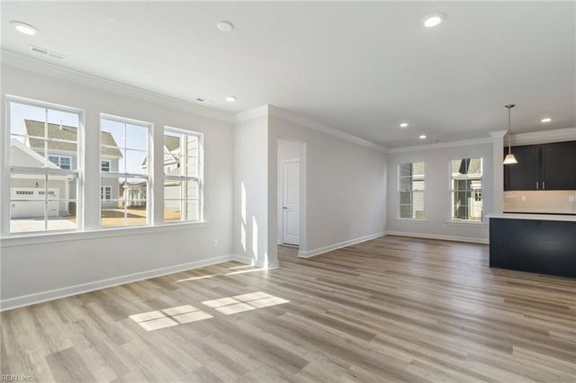 2205 Sanibel LN, Chesapeake, VA 23321