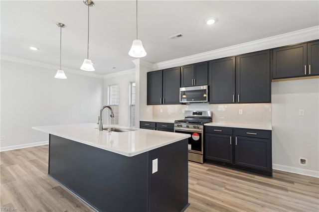 2205 Sanibel LN, Chesapeake, VA 23321