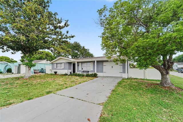 3528 ROCK ROYAL DRIVE, Holiday, FL 34691
