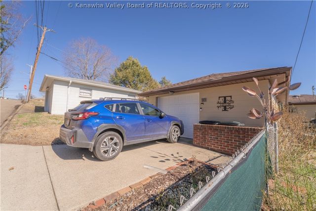 435 24th Street, Dunbar, WV 25064