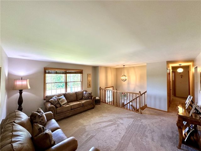 611 W Englewood Ave, Neshannock Twp, PA 16105